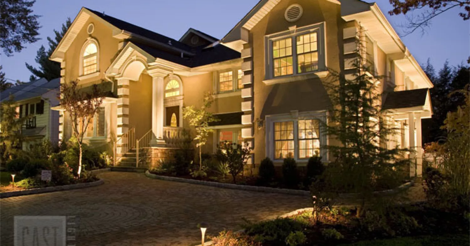 7 Shocking Home Burglary Stats In Favor of Landscape Lighting