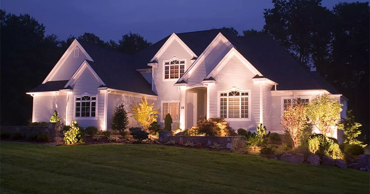10 Landscape Lighting Ideas For The Front of Your Yard