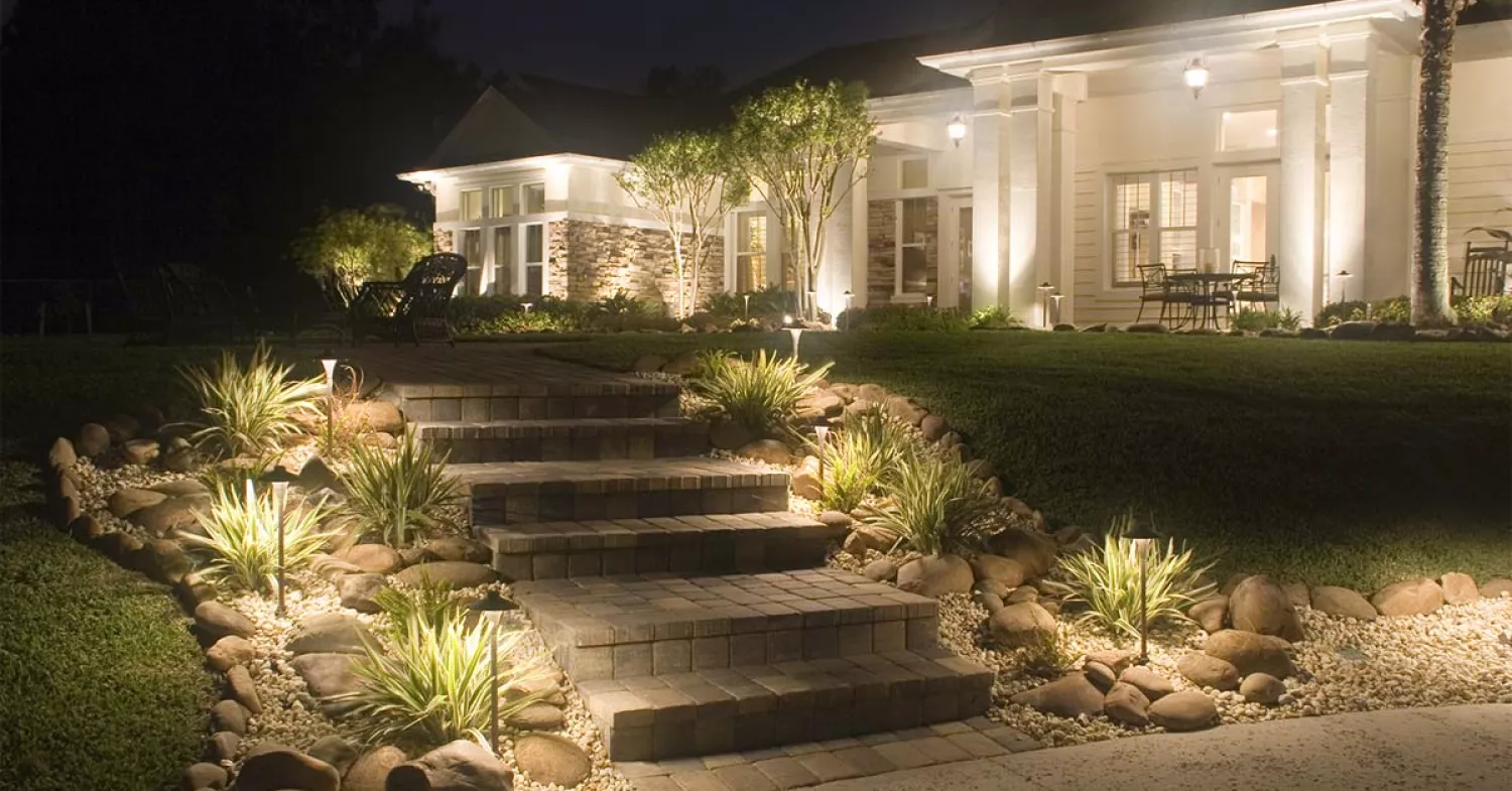 5 Great Ways to Light Your Outdoor Steps